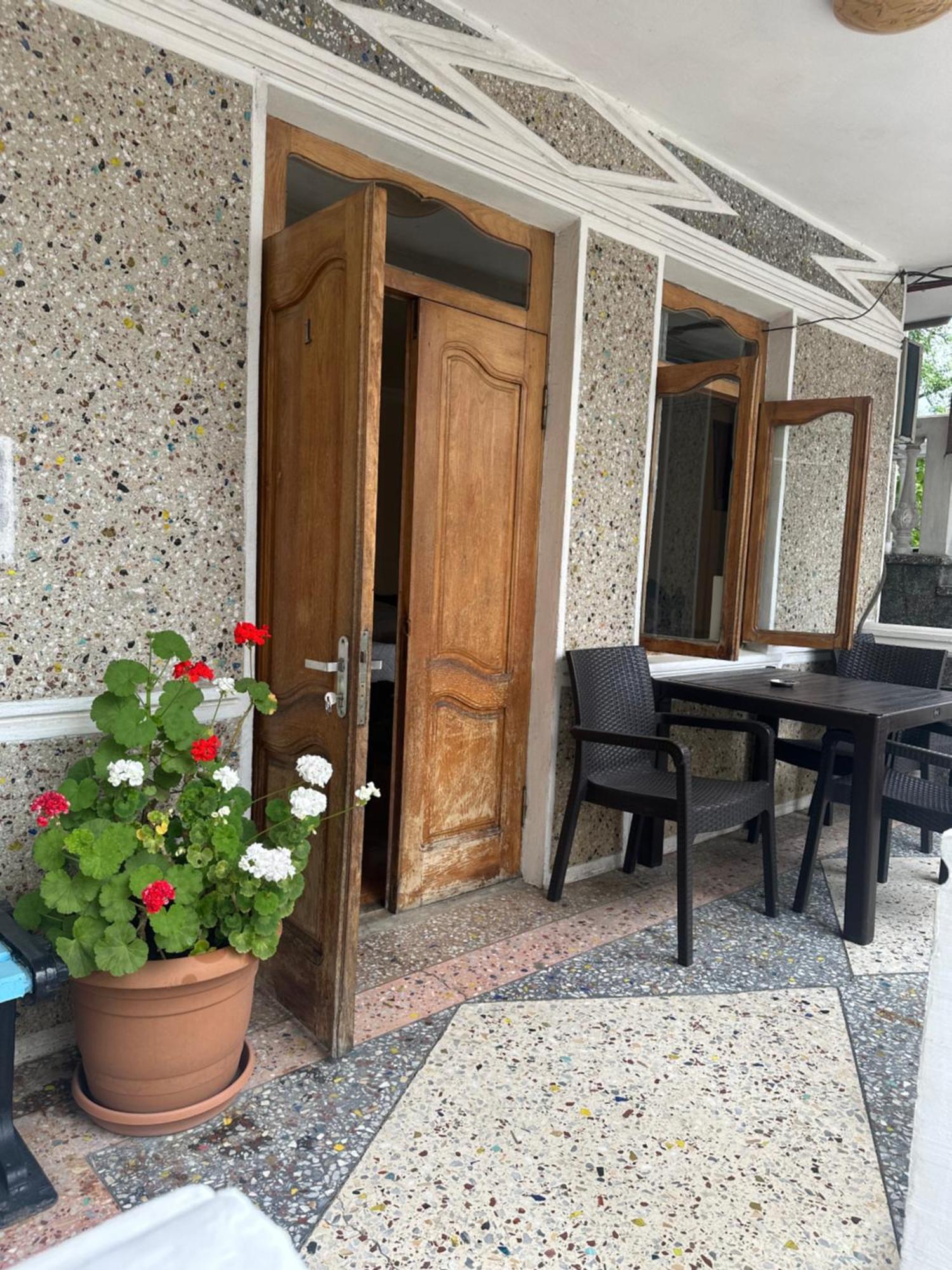 Linda Guest House Batumi Zewnętrze zdjęcie